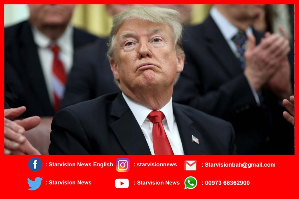 Why Trump carries cash in his back pocket?