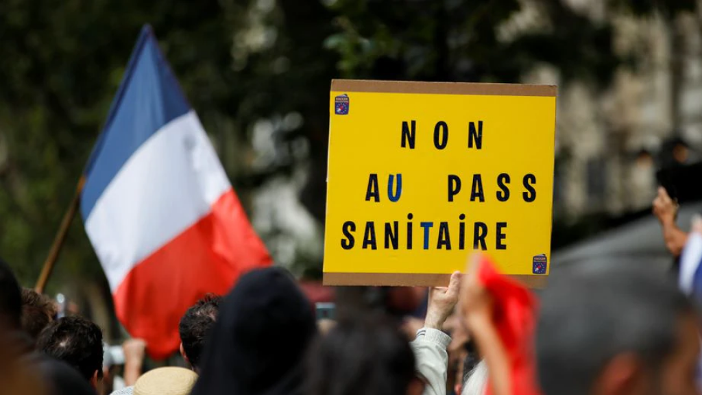 Thousands protest against COVID-19 health pass in France