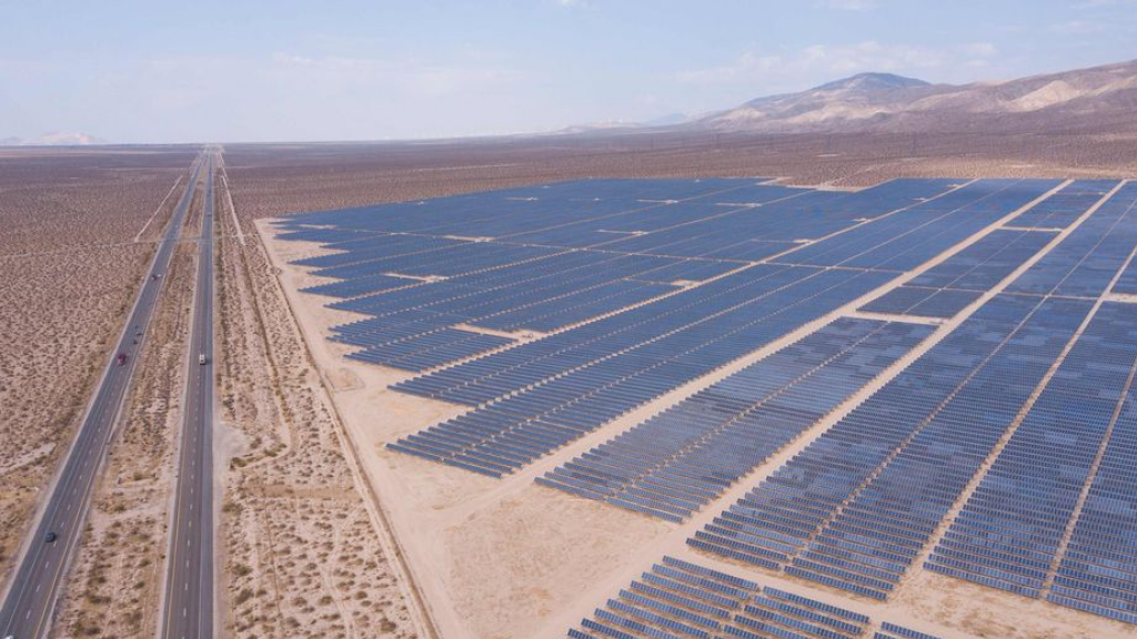 Behind the Rise of U.S. Solar Power, a Mountain of Chinese Coal