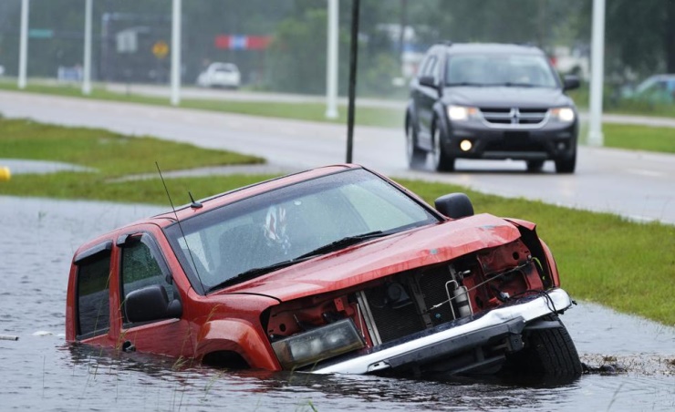Hurricane Ida lashes Louisiana, knocks out New Orleans power