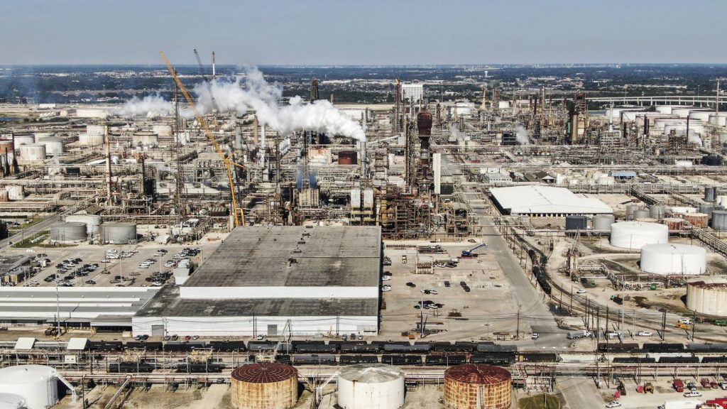 Baytown ExxonMobil facility fire: 4 injured in Texas oil facility blaze