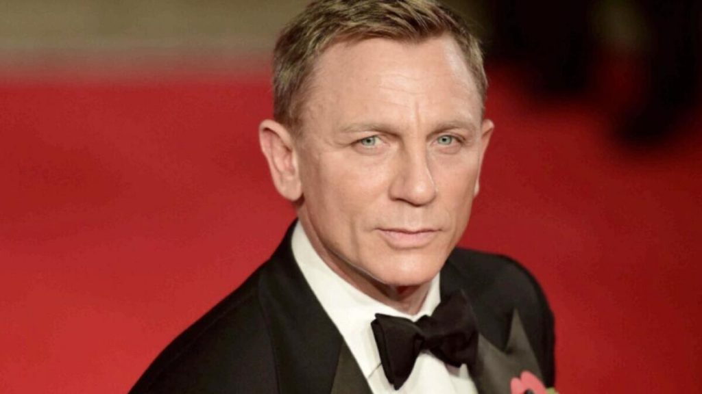 Tony Blair, Daniel Craig join scientists on UK Honors List