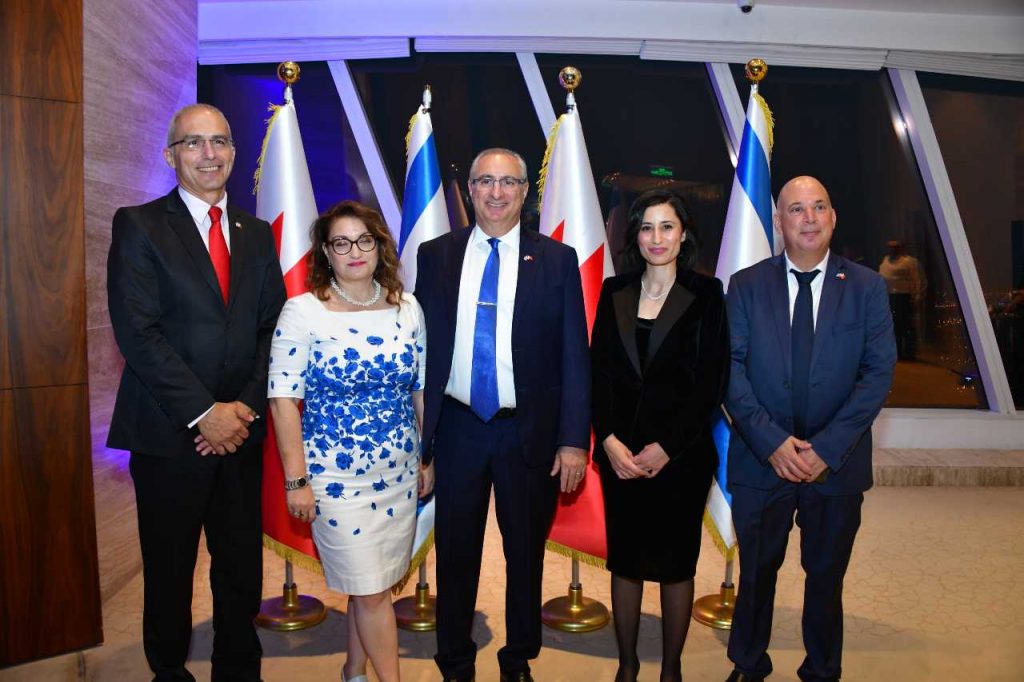 Hundreds of Bahraini government officials and business leaders attend Israeli Embassy’s Yom Haatzmaut celebration