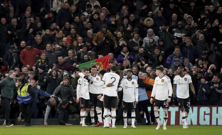 Man United beats Forest 3-0, closes in on League Cup final