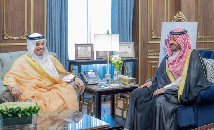 Saudi Northern Borders Province Governor receives Bahrain ambassador