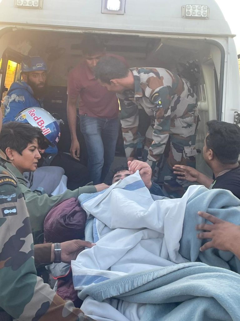 IAF rescues stranded mountaineers in Kashmir iaf-rescues-stranded-mountaineers-in-kashmir