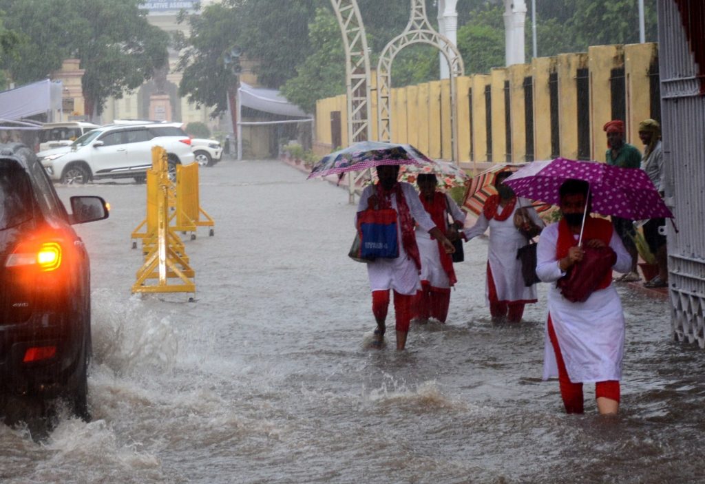 Southwest monsoon covers entire India 6 days ahead of schedule, heavy rains forecast in several regions southwest-monsoon-covers-entire-india-6-days-ahead-of-schedule,-heavy-rains-forecast-in-several-regions