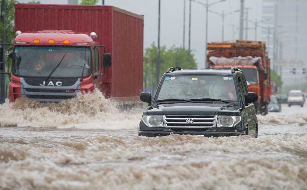 Heavy rain lash China’s Chongqing, rivers flowing above warning level heavy-rain-lash-china’s-chongqing,-rivers-flowing-above-warning-level