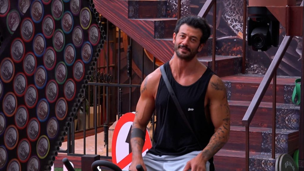 ‘bigg-boss-ott-2’:-jad-offers-a-heartfelt-apology-after-being-in-center-of-controversy