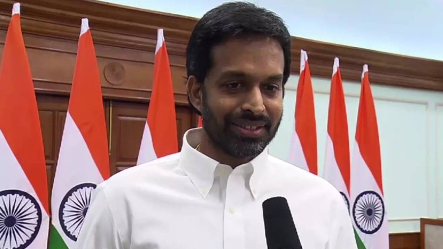 President Droupadi Murmu confers honorary doctorates on Pullela Gopichand, four others in Karnataka president-droupadi-murmu-confers-honorary-doctorates-on-pullela-gopichand,-four-others-in-karnataka