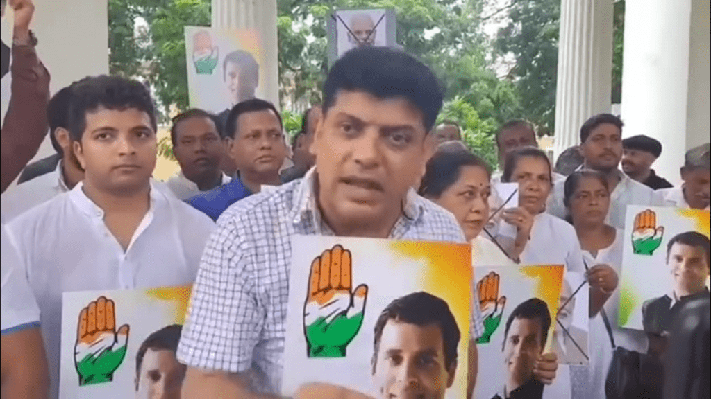 congress-leaders-in-goa-demonstrate-in-support-of-rahul-gandhi