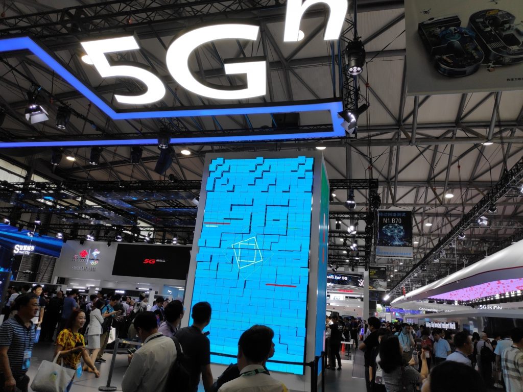 5G smartphone shipments cross 10 cr in India for 1st time 5g-smartphone-shipments-cross-10-cr-in-india-for-1st-time