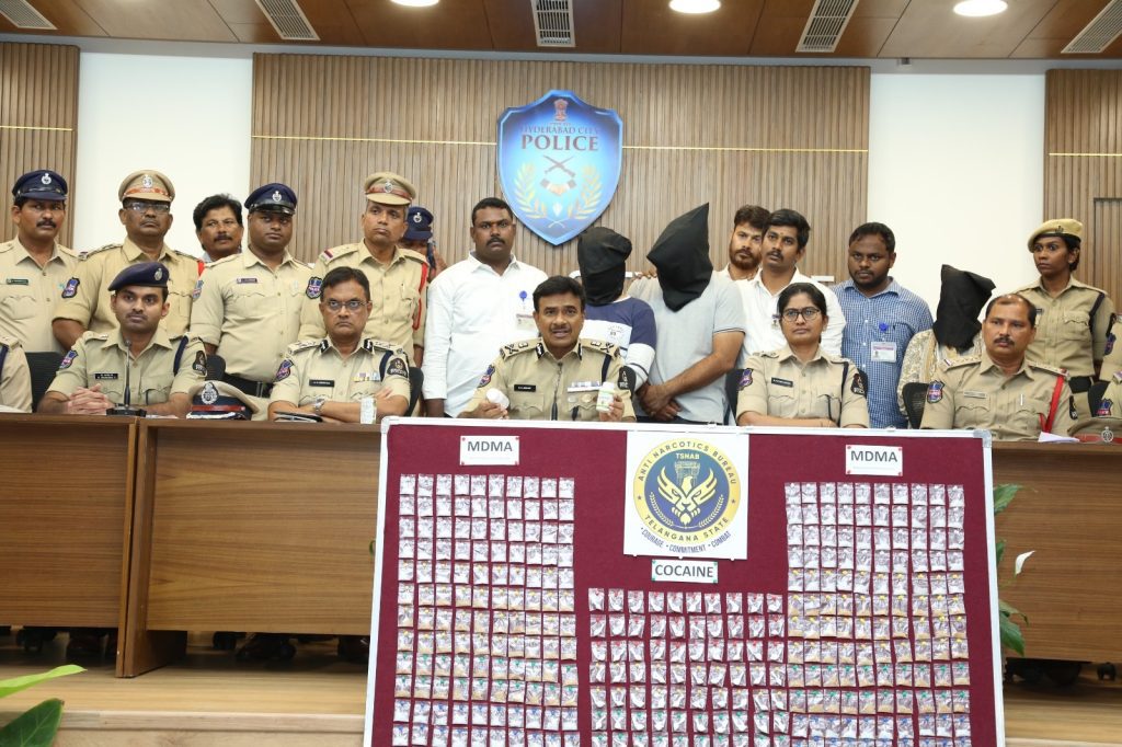 Telangana Anti-Narcotics Bureau arrests three Nigerian drug peddlers telangana-anti-narcotics-bureau-arrests-three-nigerian-drug-peddlers