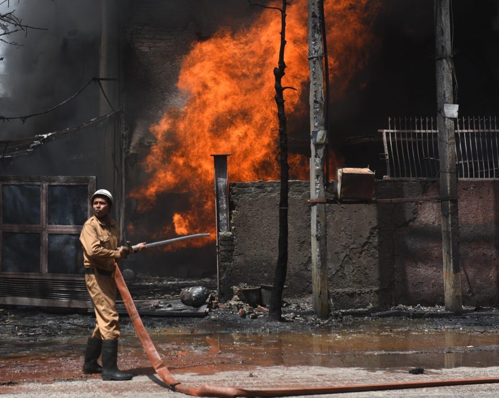 fire-breaks-out-at-godown-in-delhi