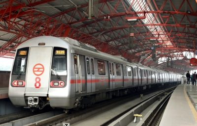Man dies after jumping in front of Delhi Metro man-dies-after-jumping-in-front-of-delhi-metro