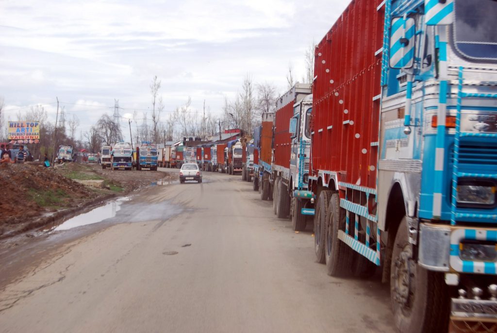 jammu-srinagar-national-highway-remains-closed