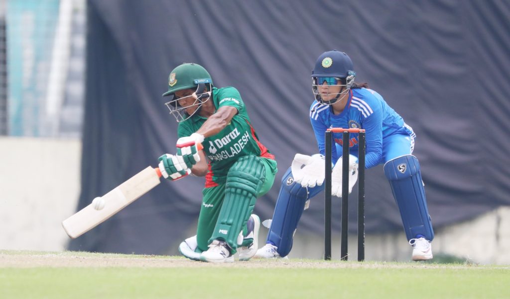 1st-t20i:-pooja,-shafali,-minnu-help-india-restrict-bangladesh-to-114/5