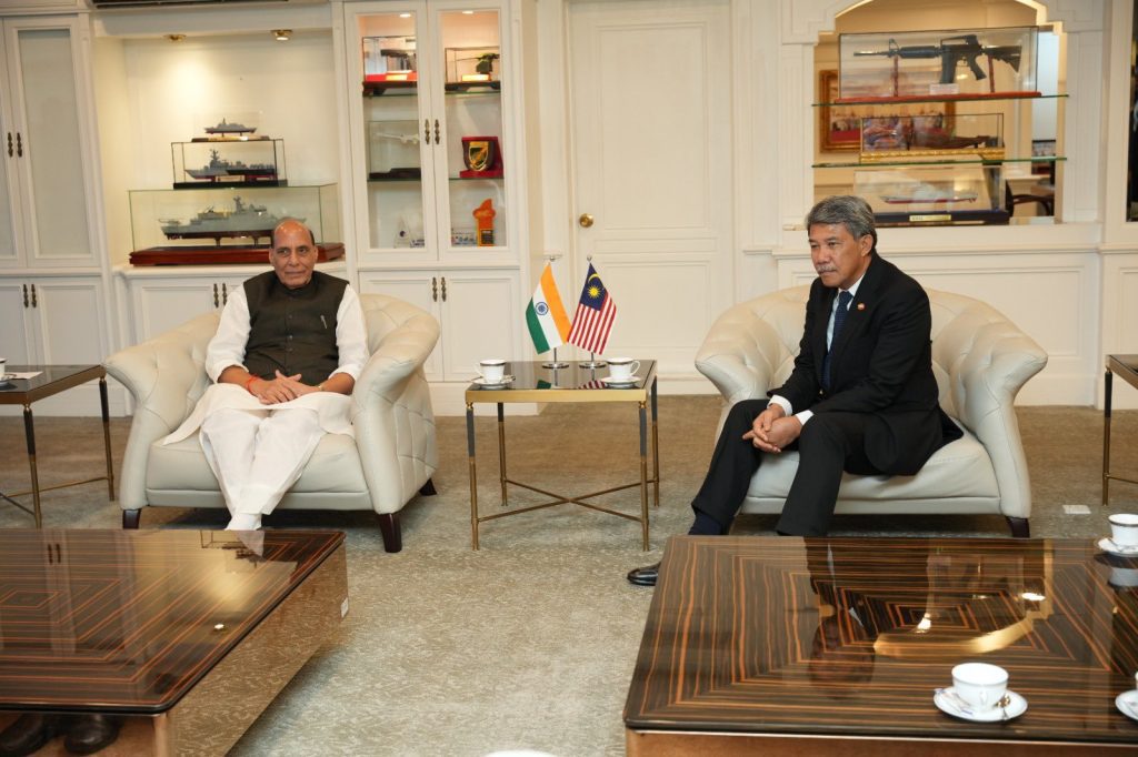 rajnath-singh-meets-malaysian-counterpart,-discusses-expansion-of-defence-ties