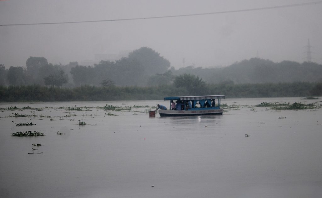 delhi-records-maximum-of-31.4-degrees-c,-moderate-rain-likely-on-tuesday