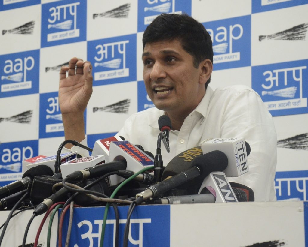 central-govt-sent-7-spies-to-aap-headquarters,-claims-saurabh-bhardwaj