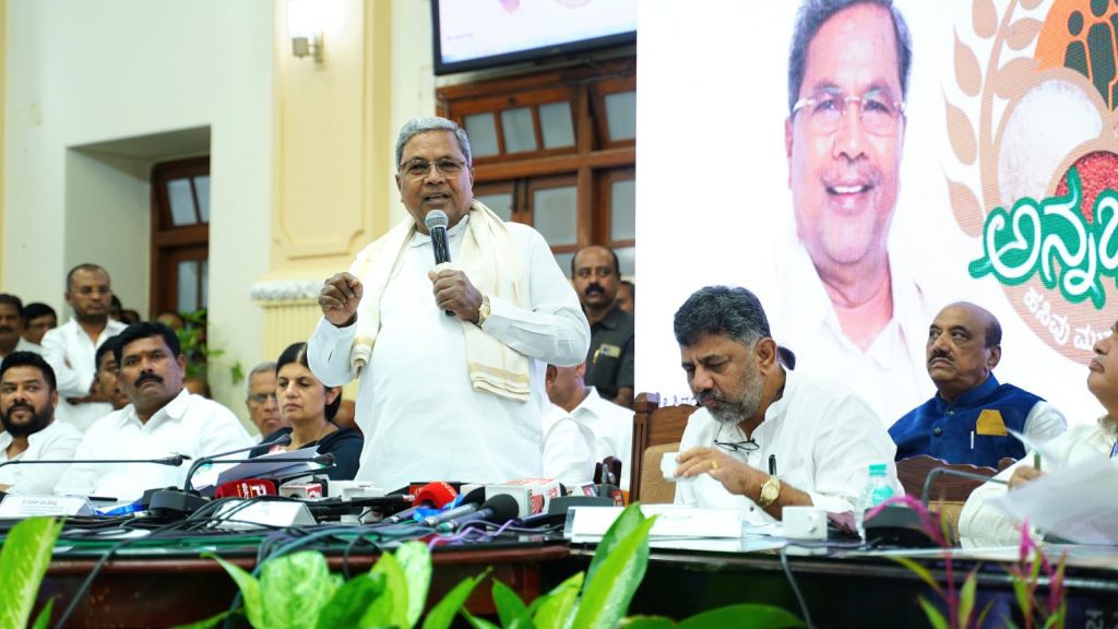 K’taka CM orders probe after NRI seeks protection for family from sand mafia k’taka-cm-orders-probe-after-nri-seeks-protection-for-family-from-sand-mafia