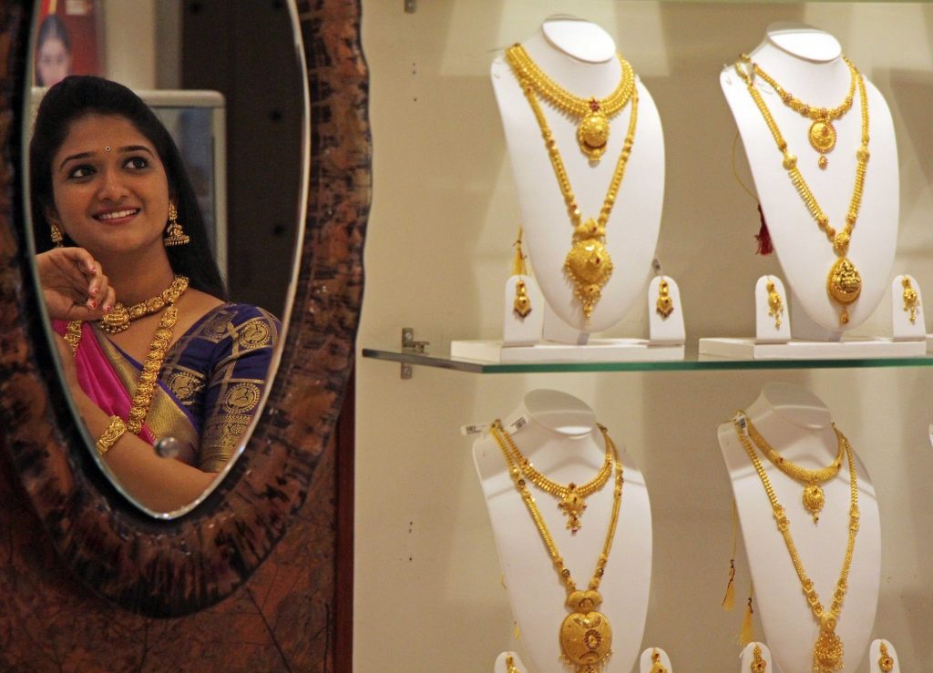 govt-imposes-import-curbs-on-certain-gold-jewellery,-articles