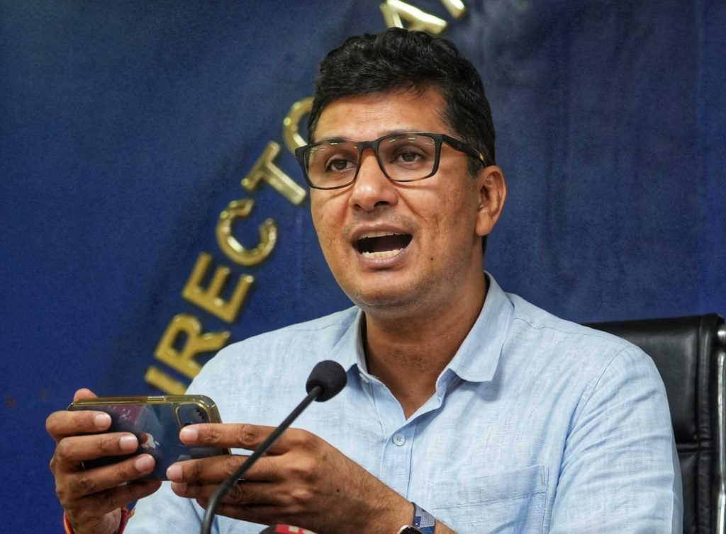 delhi-health-minister-holds-meetings-with-officials-to-prevent-dengue,-malaria