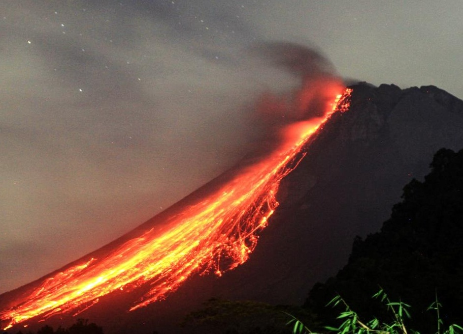 Indonesia’s Mt. Merapi erupts 16 times in 24 hours indonesia’s-mt.-merapi-erupts-16-times-in-24-hours