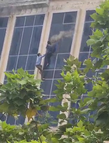 5 injured after fire breaks out at Greater Noida mall (Ld) 5-injured-after-fire-breaks-out-at-greater-noida-mall-(ld)