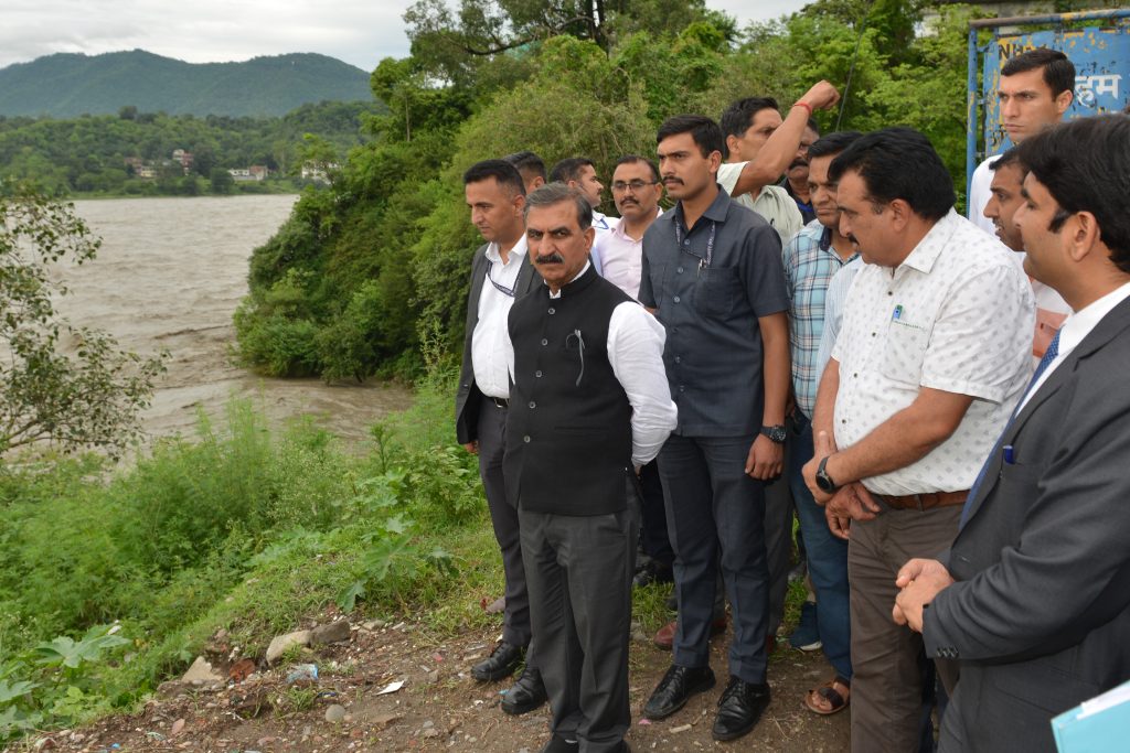 SJVN contributes Rs 2 cr to Himachal CM Relief Fund sjvn-contributes-rs-2-cr-to-himachal-cm-relief-fund