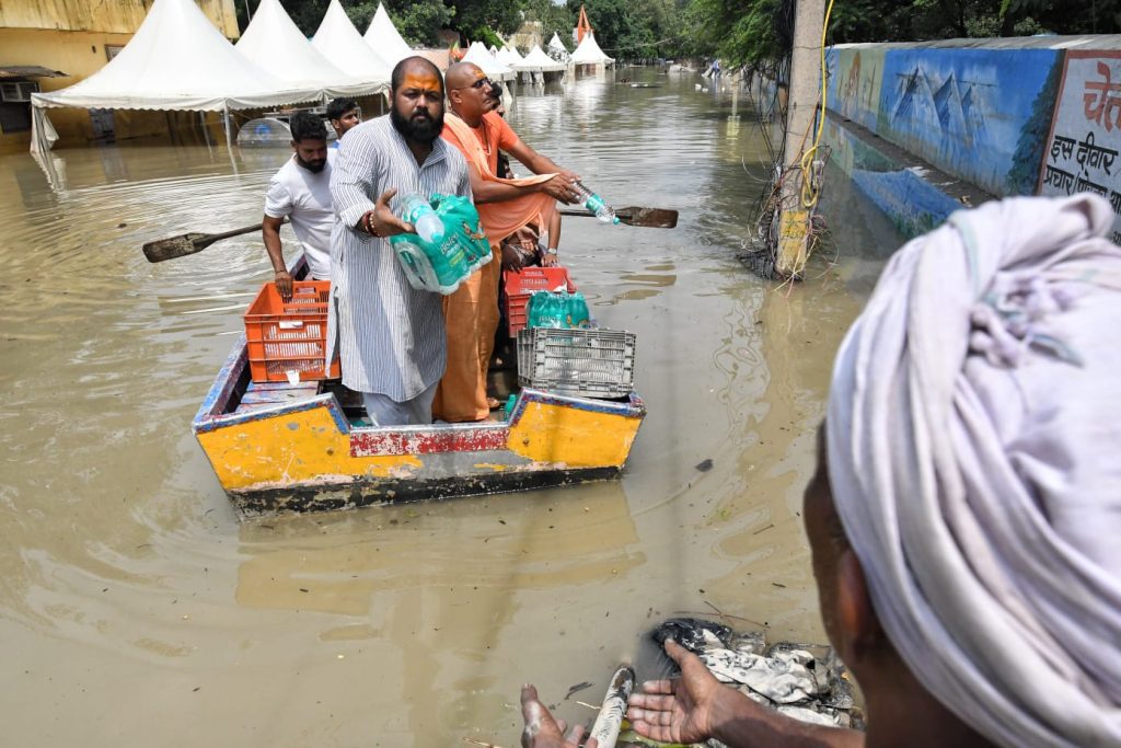 Powerlifter-turned-shooter Gaurav Sharma distributes food items to flood-affected people in Delhi powerlifter-turned-shooter-gaurav-sharma-distributes-food-items-to-flood-affected-people-in-delhi