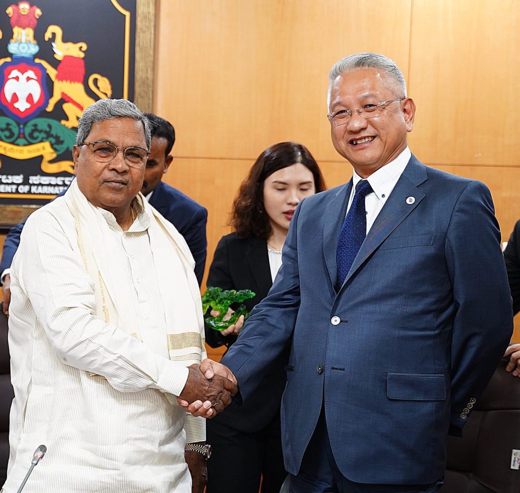 Siddaramaiah holds talks with Foxconn CEO (Ld) siddaramaiah-holds-talks-with-foxconn-ceo-(ld)