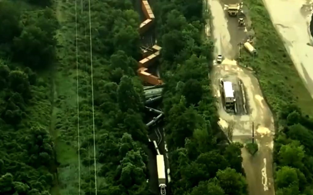freight-train-derails-near-philadelphia,-prompts-precautionary-evacuations