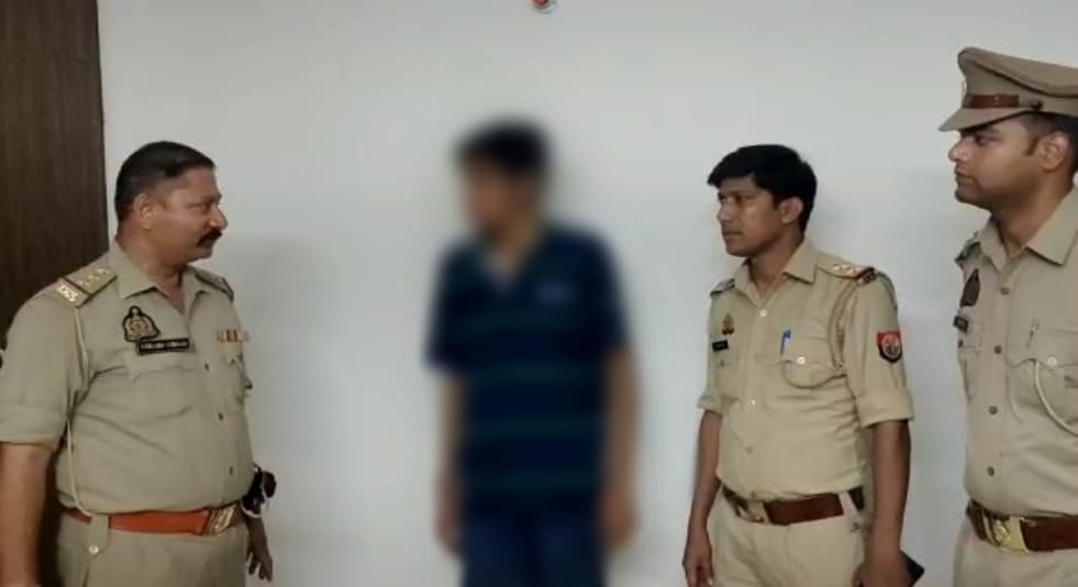 Alertness of police, saves life of youth in Greater Noida alertness-of-police,-saves-life-of-youth-in-greater-noida