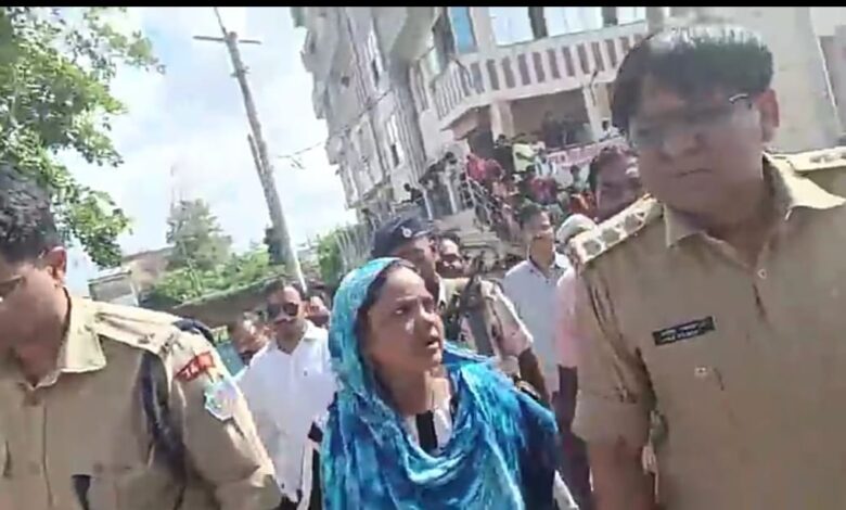 Protests in J’Khand’s Hazaribagh over youth’s death due to ‘police torture’ protests-in-j’khand’s-hazaribagh-over-youth’s-death-due-to-‘police-torture’