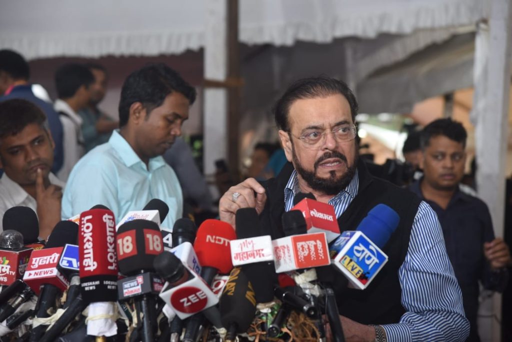 furore-in-maha-house-as-sp-chief-aa.-azmi-rakes-up-‘vande-mataram’-again