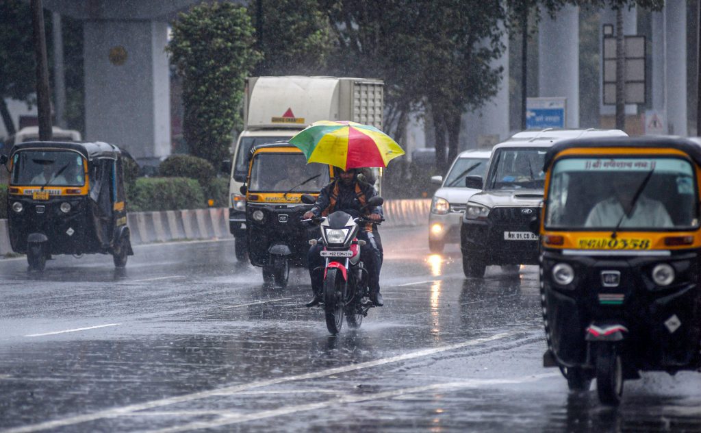 Heavy rains: Schools shut on Thursday in Mumbai, MMR heavy-rains:-schools-shut-on-thursday-in-mumbai,-mmr