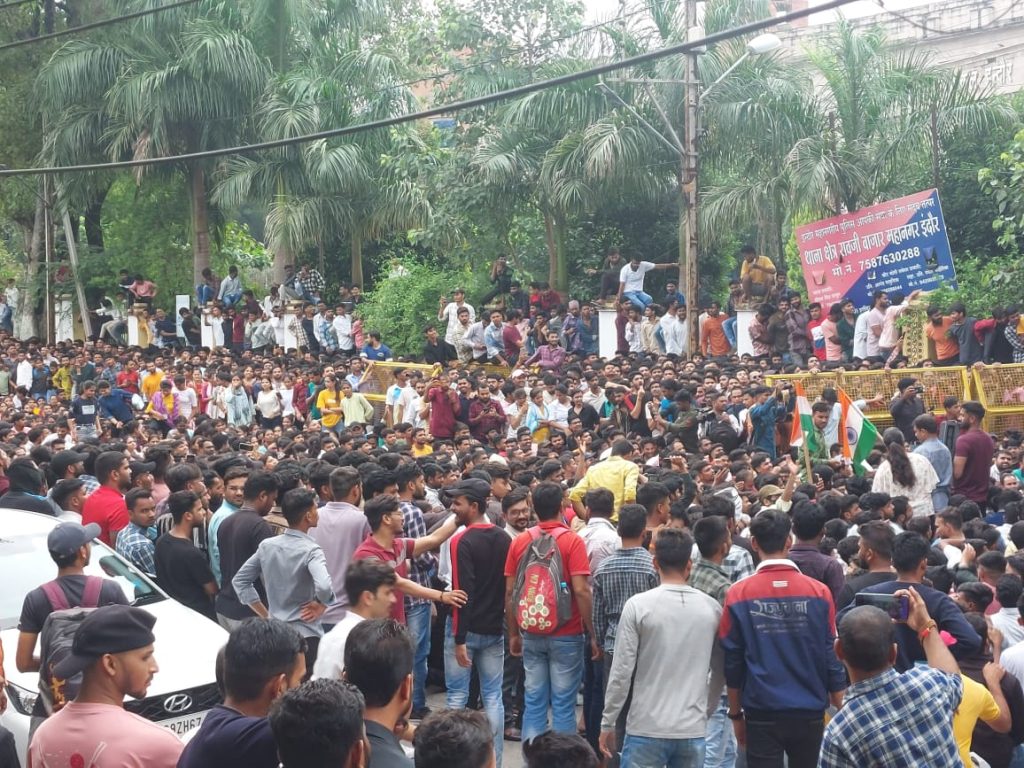 mp-govt-appoints-retired-hc-judge-to-probe-irregularities-in-patwari-exams