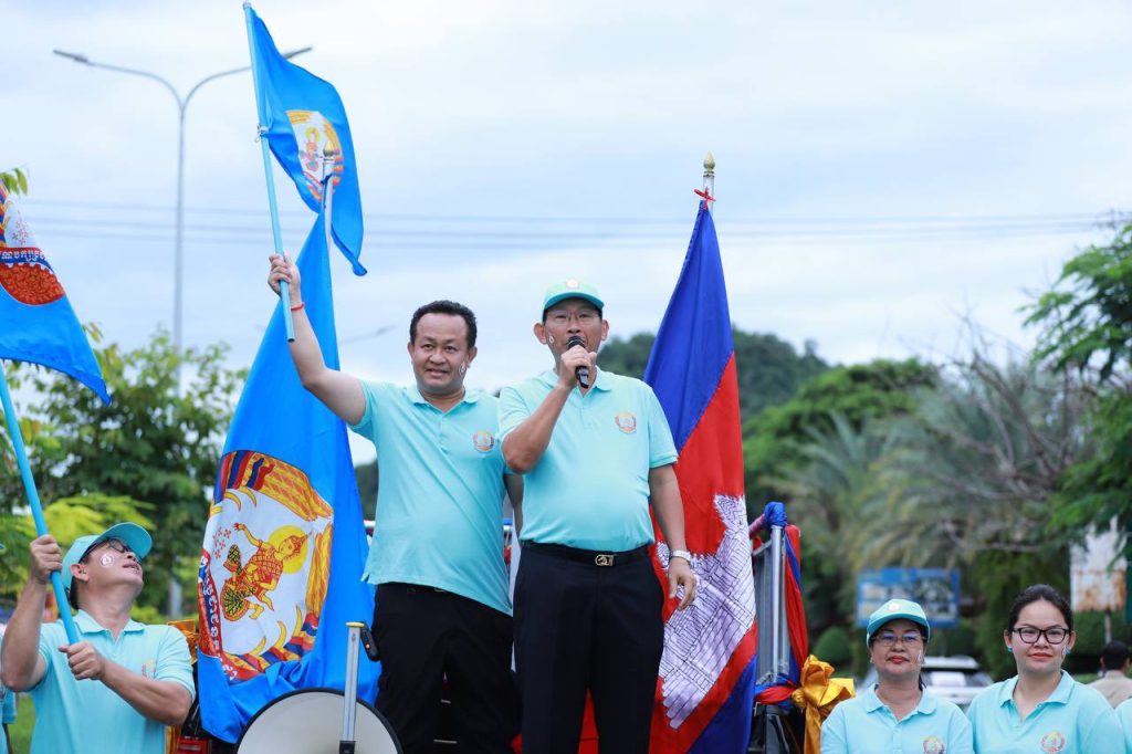 cambodia’s-ruling-party-holds-massive-rally-on-final-day-of-campaigning