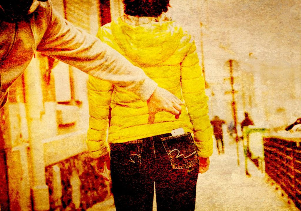 robbers-snatch-police-officer’s-cell-phone-during-morning-walk-in-guwahati