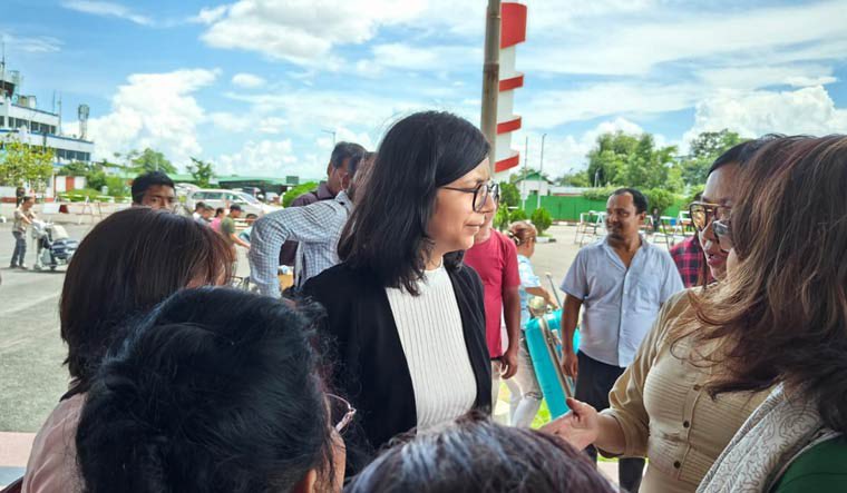 DCW chief Maliwal reaches Manipur, keen to meet CM, affected women dcw-chief-maliwal-reaches-manipur,-keen-to-meet-cm,-affected-women