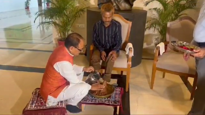 Atrocities against Dalits, tribals adding to BJP’s woes in poll-bound Madhya Pradesh atrocities-against-dalits,-tribals-adding-to-bjp’s-woes-in-poll-bound-madhya-pradesh