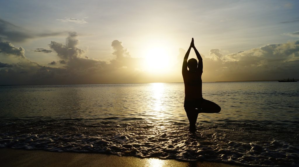 yoga-may-help-older-women-at-risk-for-alzheimer’s:-study
