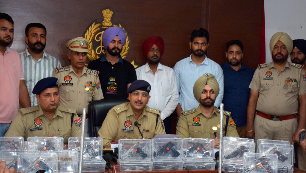 Punjab Police busts biggest arms smuggling racket punjab-police-busts-biggest-arms-smuggling-racket