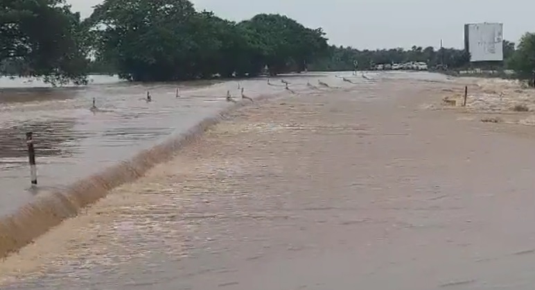 Hyderabad-Vijayawada highway flooded, traffic suspended hyderabad-vijayawada-highway-flooded,-traffic-suspended