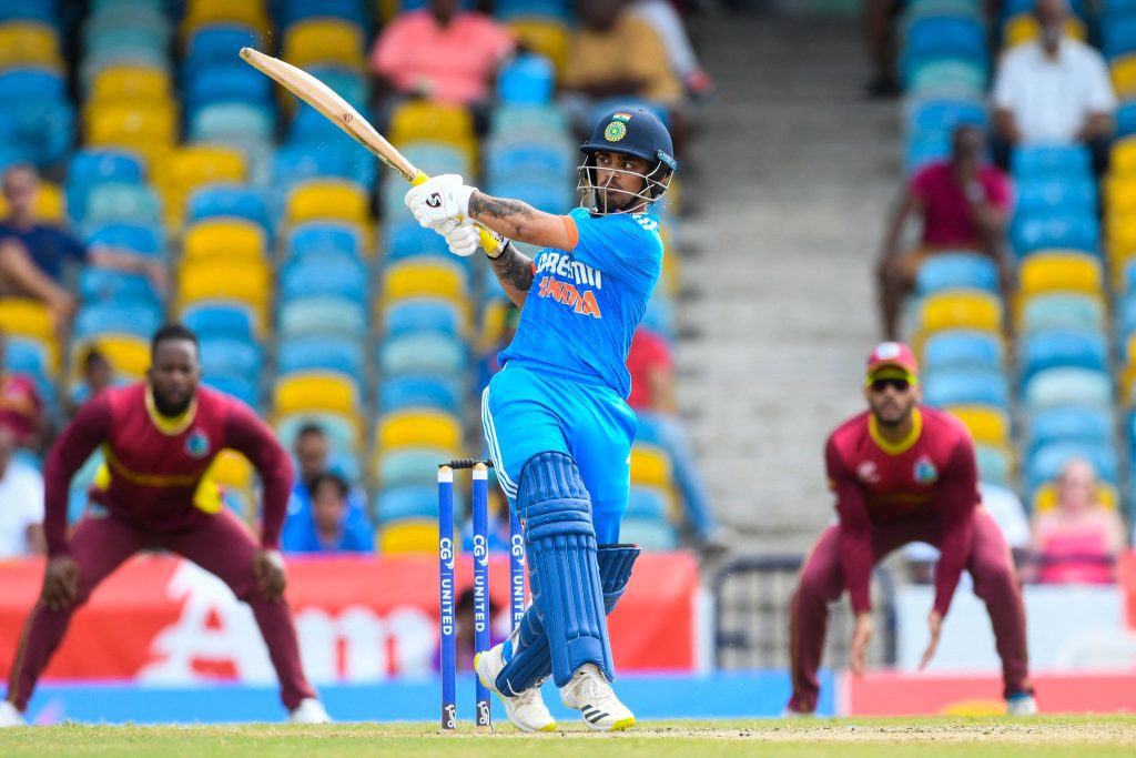 2nd-odi:-play-resumes-after-30-minute-rain-break-as-india-slump-to-113/5-v-west-indies