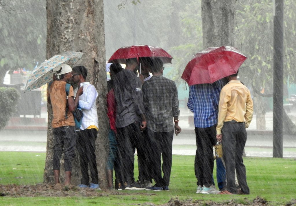 imd-predicts-heavy-rainfall-in-eastern,-ne-states