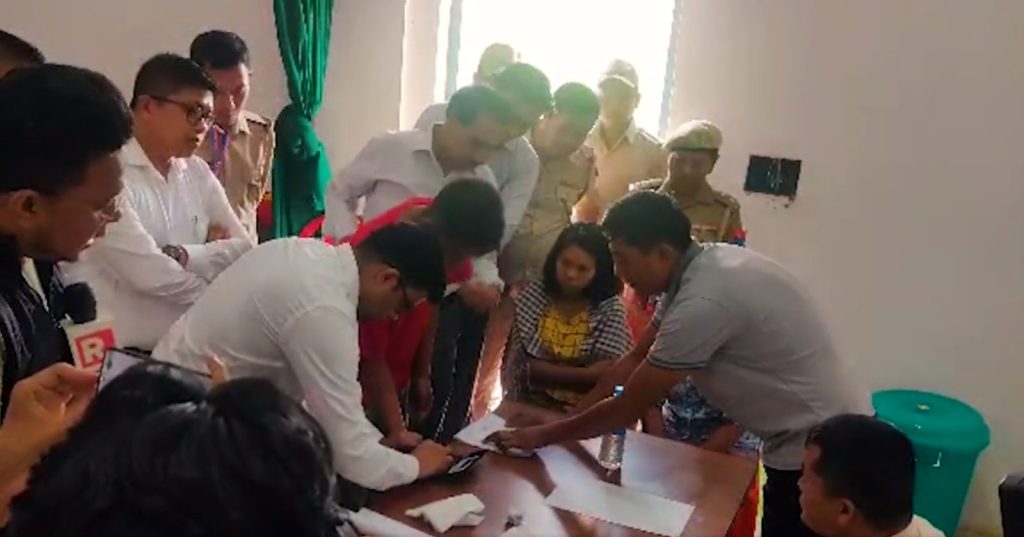 now-mizoram-starts-collecting-biometrics-of-35k-myanmar-nationals