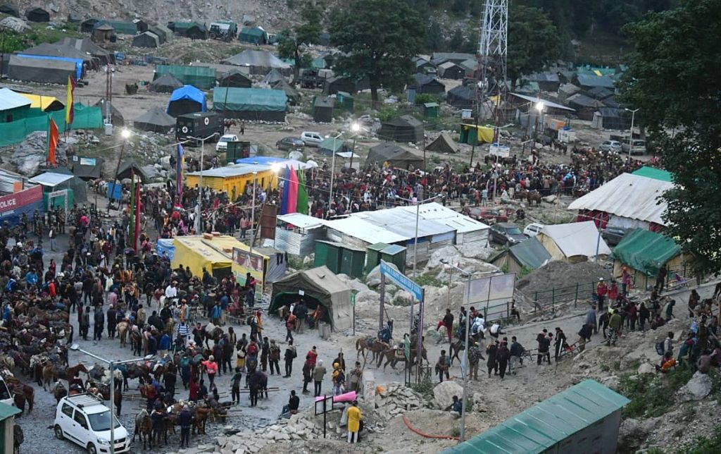 around-7k-perform-amarnath-yatra-on-30th-day