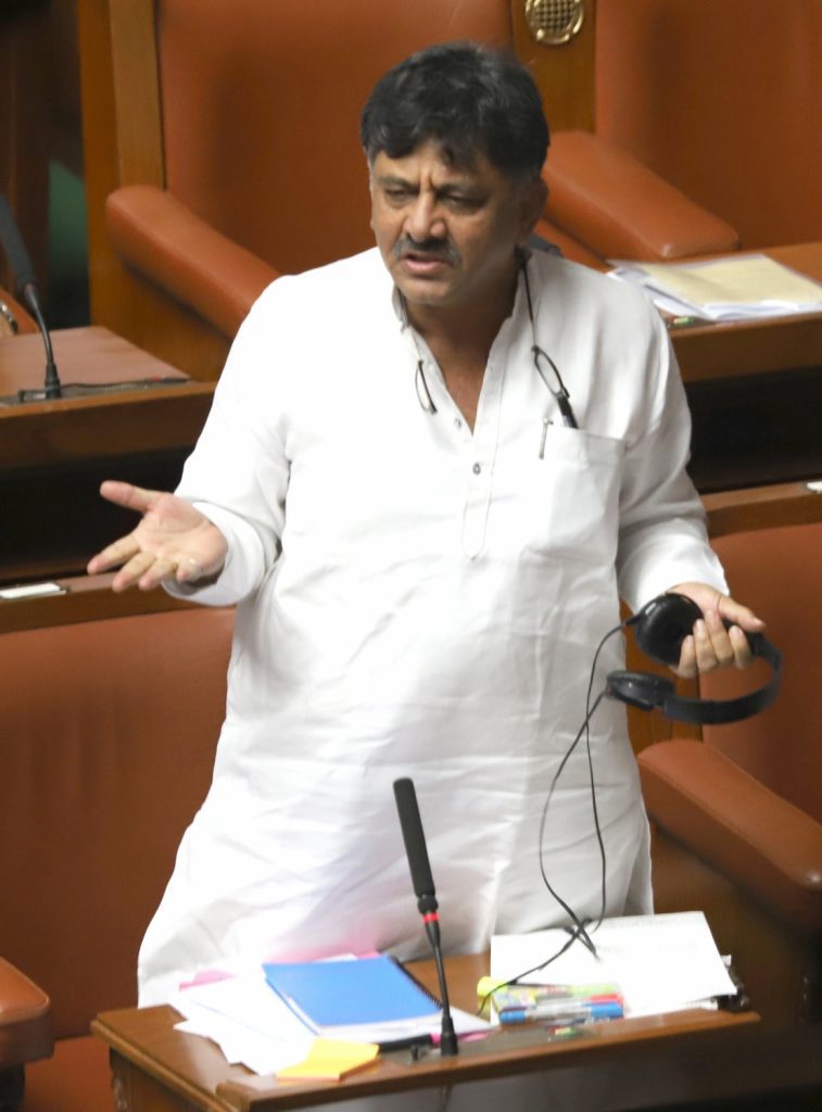 sc-refuses-to-vacate-karnataka-hc-interim-stay-on-cbi-probe-against-shivakumar